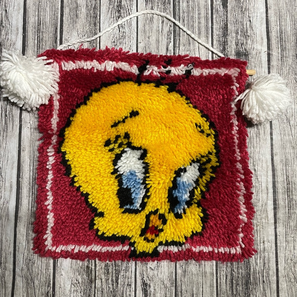 VINTAGE 13”x13” Looney Tunes Tweety Bird Latch Hook Wall Hanging Excellent Cond
